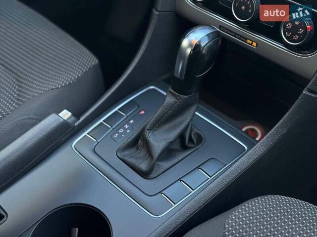 Белый Фольксваген Пассат, объемом двигателя 2 л и пробегом 90 тыс. км за 12800 $, фото 77 на Automoto.ua