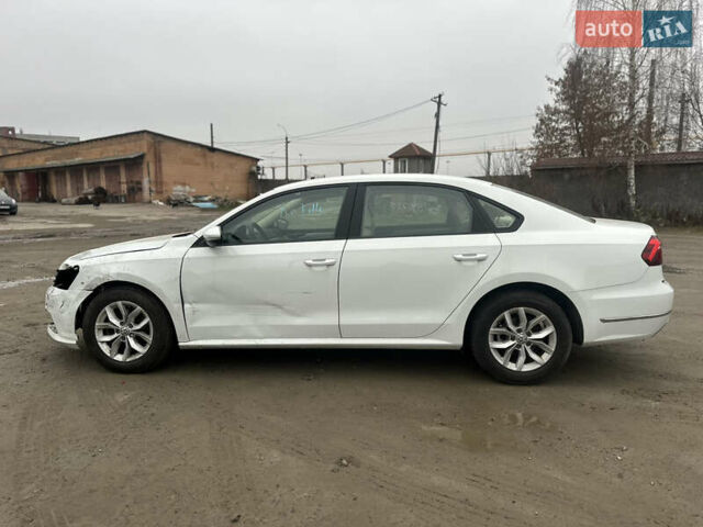 Білий Фольксваген Пассат, об'ємом двигуна 2 л та пробігом 147 тис. км за 8600 $, фото 5 на Automoto.ua
