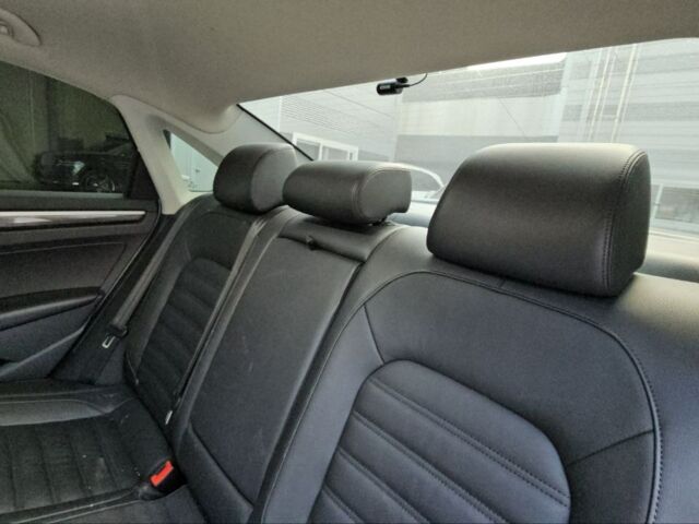 Белый Фольксваген Пассат, объемом двигателя 2 л и пробегом 110 тыс. км за 12700 $, фото 25 на Automoto.ua