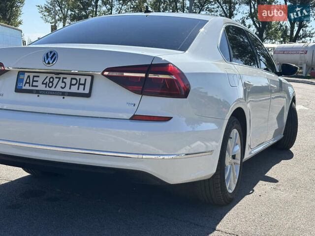 Білий Фольксваген Пассат, об'ємом двигуна 1.98 л та пробігом 186 тис. км за 15500 $, фото 15 на Automoto.ua