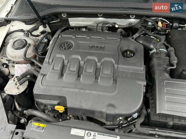 Белый Фольксваген Пассат, объемом двигателя 2 л и пробегом 198 тыс. км за 18950 $, фото 122 на Automoto.ua