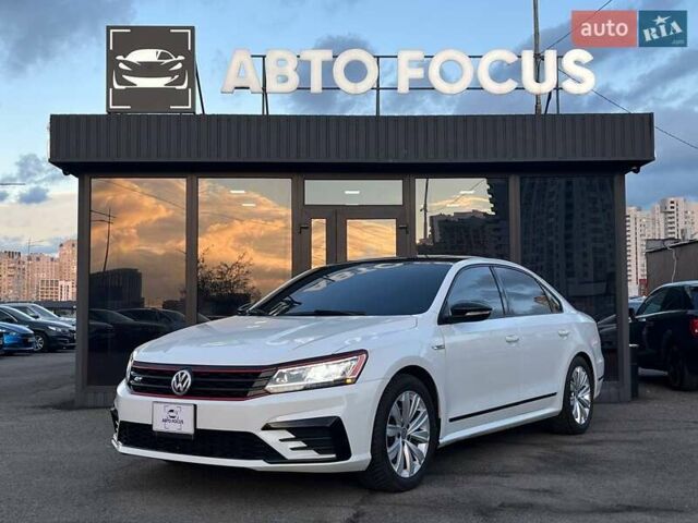 Білий Фольксваген Пассат, об'ємом двигуна 3.6 л та пробігом 72 тис. км за 17490 $, фото 3 на Automoto.ua