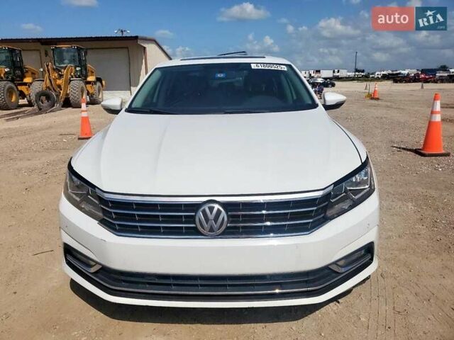 Белый Фольксваген Пассат, объемом двигателя 2 л и пробегом 32 тыс. км за 2900 $, фото 4 на Automoto.ua