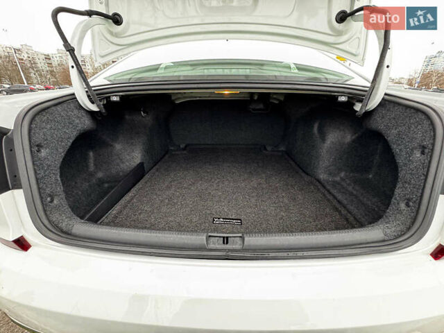 Білий Фольксваген Пассат, об'ємом двигуна 1.98 л та пробігом 134 тис. км за 14500 $, фото 14 на Automoto.ua