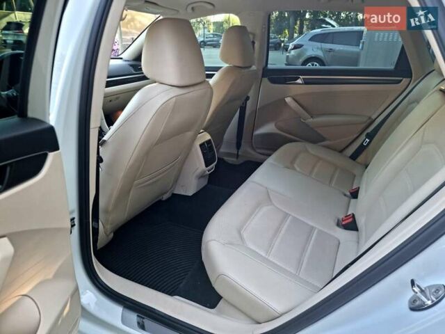 Белый Фольксваген Пассат, объемом двигателя 2 л и пробегом 148 тыс. км за 16700 $, фото 17 на Automoto.ua