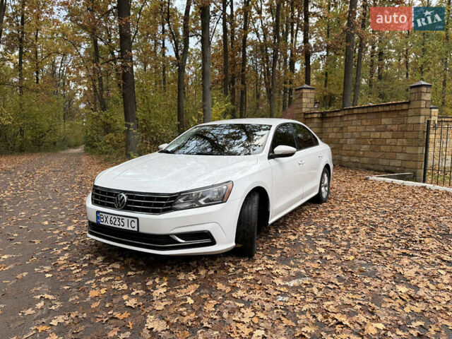 Фольксваген Пассат 2018 в Киеве на Automoto.ua Белый Фольксваген Пассат, объемом двигателя 2 л и пробегом 170 тыс. км за 12980 $, фото 1 на Automoto.ua