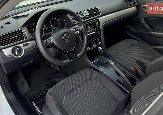 Белый Фольксваген Пассат, объемом двигателя 2 л и пробегом 90 тыс. км за 12800 $, фото 35 на Automoto.ua