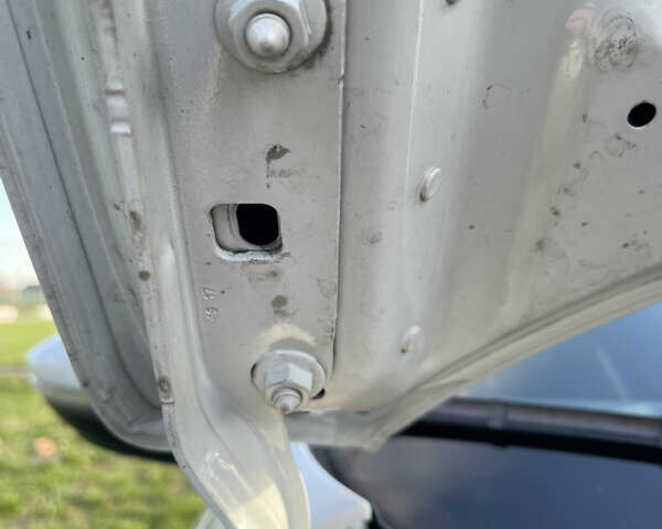 Белый Фольксваген Пассат, объемом двигателя 2 л и пробегом 132 тыс. км за 13200 $, фото 35 на Automoto.ua