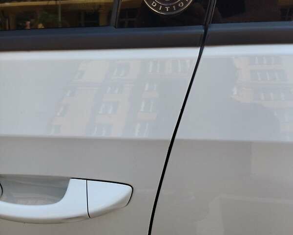 Білий Фольксваген Пассат, об'ємом двигуна 2 л та пробігом 91 тис. км за 16900 $, фото 6 на Automoto.ua