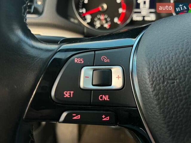 Білий Фольксваген Пассат, об'ємом двигуна 3.6 л та пробігом 72 тис. км за 17490 $, фото 20 на Automoto.ua