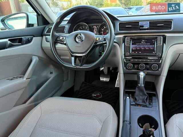 Білий Фольксваген Пассат, об'ємом двигуна 2 л та пробігом 145 тис. км за 18500 $, фото 22 на Automoto.ua