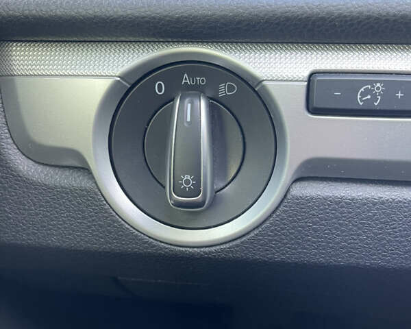 Белый Фольксваген Пассат, объемом двигателя 2 л и пробегом 132 тыс. км за 13200 $, фото 41 на Automoto.ua