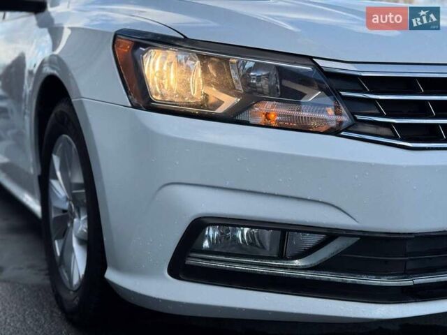 Белый Фольксваген Пассат, объемом двигателя 2 л и пробегом 90 тыс. км за 12800 $, фото 12 на Automoto.ua