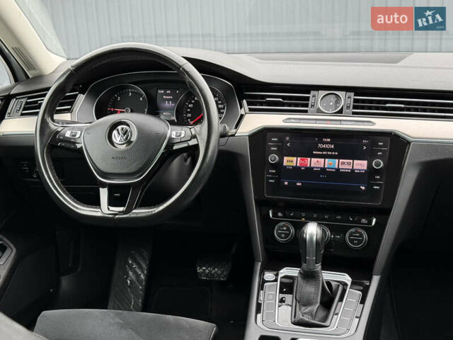 Белый Фольксваген Пассат, объемом двигателя 2 л и пробегом 198 тыс. км за 18950 $, фото 88 на Automoto.ua