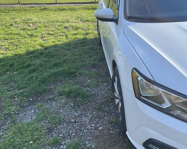 Белый Фольксваген Пассат, объемом двигателя 2 л и пробегом 132 тыс. км за 13200 $, фото 5 на Automoto.ua