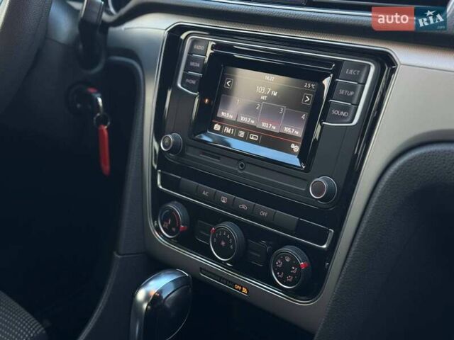 Белый Фольксваген Пассат, объемом двигателя 2 л и пробегом 90 тыс. км за 12800 $, фото 78 на Automoto.ua