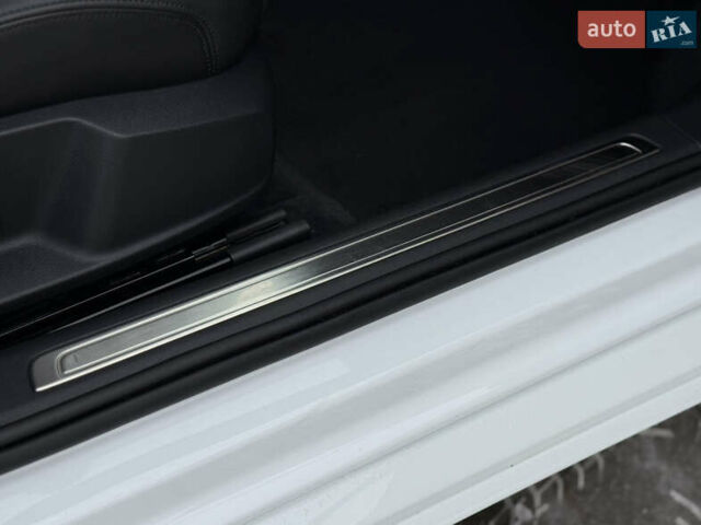 Белый Фольксваген Пассат, объемом двигателя 2 л и пробегом 198 тыс. км за 18950 $, фото 83 на Automoto.ua