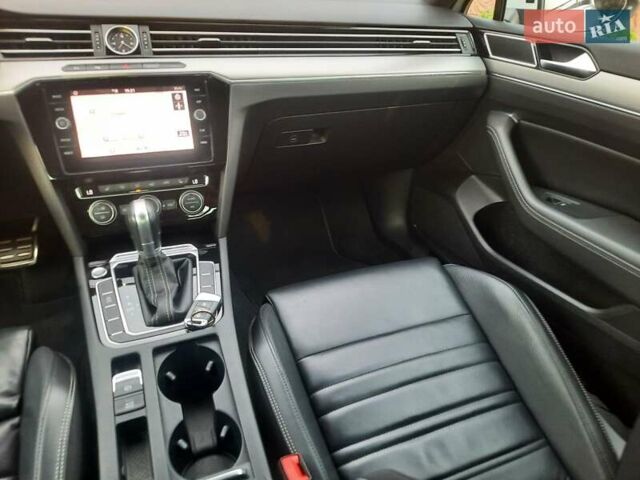 Белый Фольксваген Пассат, объемом двигателя 2 л и пробегом 199 тыс. км за 21999 $, фото 65 на Automoto.ua