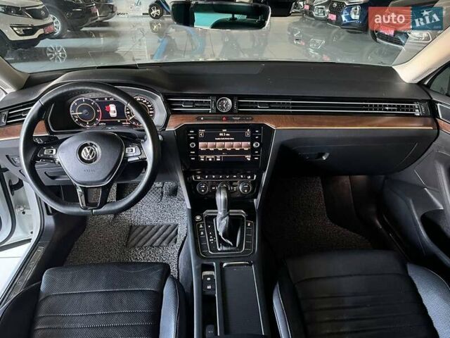 Белый Фольксваген Пассат, объемом двигателя 2 л и пробегом 134 тыс. км за 25500 $, фото 17 на Automoto.ua