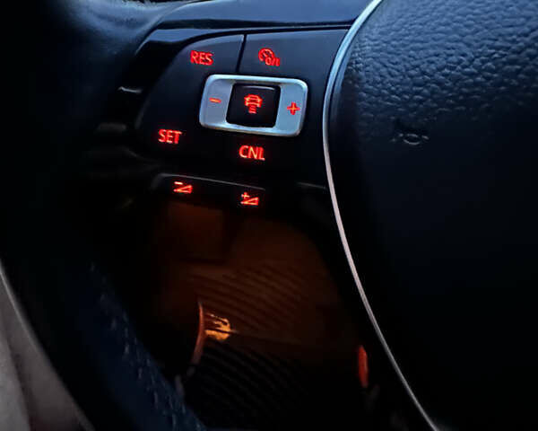 Белый Фольксваген Пассат, объемом двигателя 2 л и пробегом 54 тыс. км за 24350 $, фото 42 на Automoto.ua