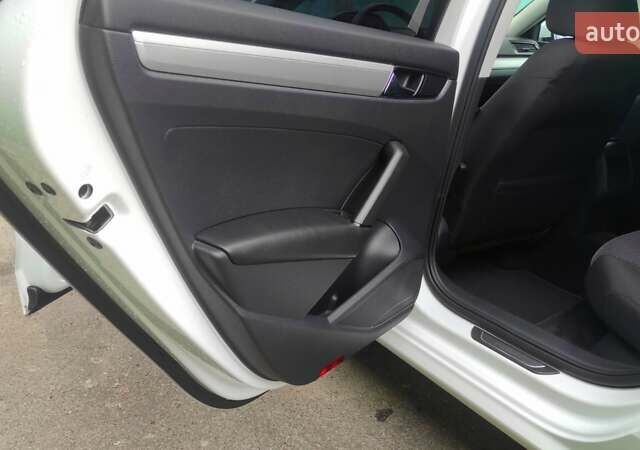 Белый Фольксваген Пассат, объемом двигателя 2 л и пробегом 157 тыс. км за 12200 $, фото 13 на Automoto.ua