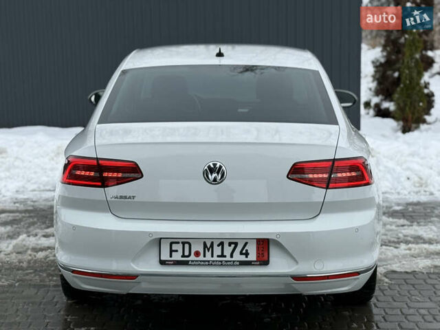 Белый Фольксваген Пассат, объемом двигателя 2 л и пробегом 198 тыс. км за 18950 $, фото 44 на Automoto.ua