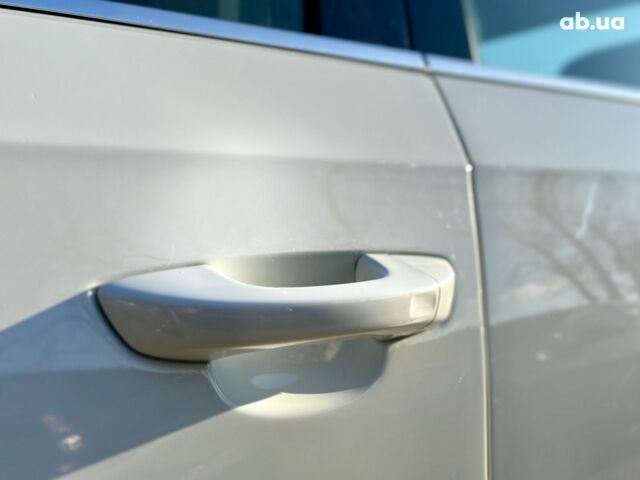 Белый Фольксваген Пассат, объемом двигателя 2 л и пробегом 176 тыс. км за 12500 $, фото 9 на Automoto.ua