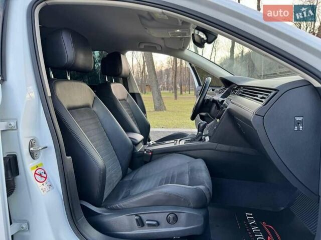 Білий Фольксваген Пассат, об'ємом двигуна 1.8 л та пробігом 170 тис. км за 17500 $, фото 10 на Automoto.ua