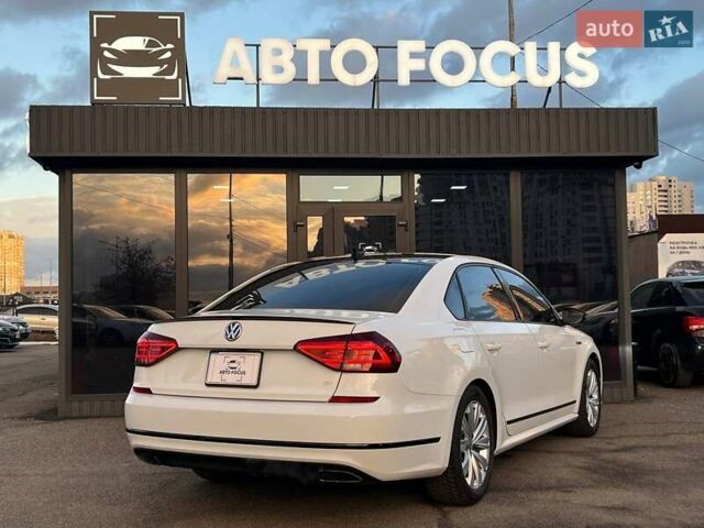 Білий Фольксваген Пассат, об'ємом двигуна 3.6 л та пробігом 72 тис. км за 17490 $, фото 6 на Automoto.ua