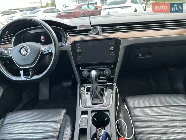 Белый Фольксваген Пассат, объемом двигателя 1.98 л и пробегом 102 тыс. км за 24000 $, фото 6 на Automoto.ua