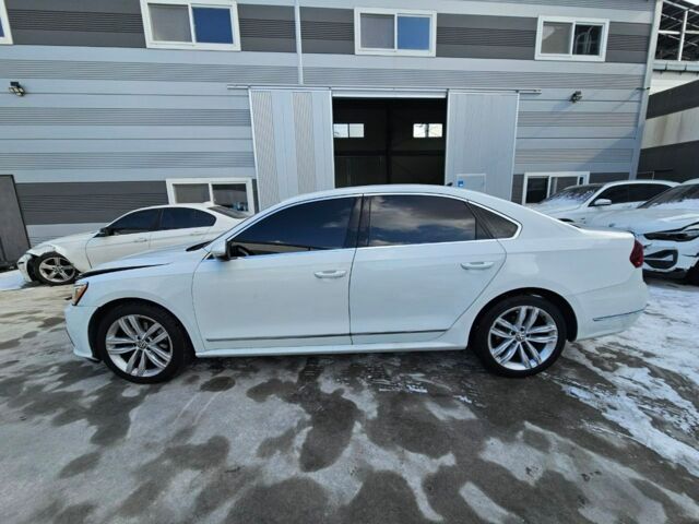 Белый Фольксваген Пассат, объемом двигателя 2 л и пробегом 110 тыс. км за 12700 $, фото 2 на Automoto.ua