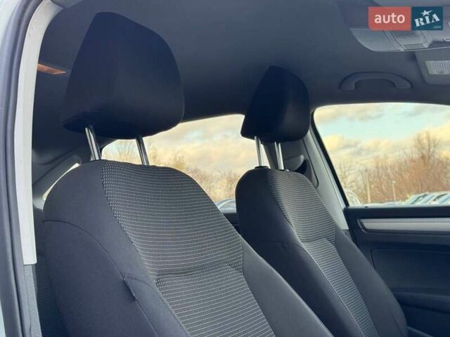 Белый Фольксваген Пассат, объемом двигателя 2 л и пробегом 90 тыс. км за 12800 $, фото 74 на Automoto.ua