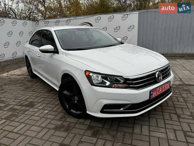 Белый Фольксваген Пассат, объемом двигателя 2 л и пробегом 70 тыс. км за 11999 $, фото 1 на Automoto.ua