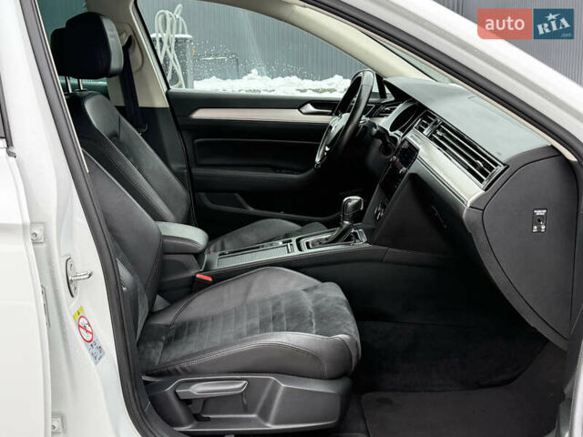 Белый Фольксваген Пассат, объемом двигателя 2 л и пробегом 198 тыс. км за 18950 $, фото 79 на Automoto.ua