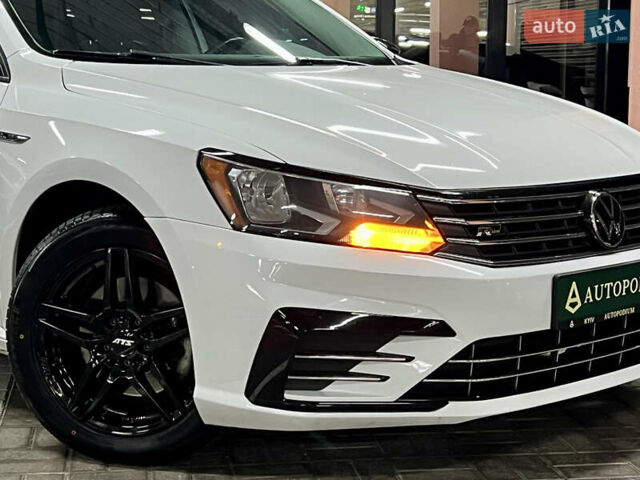 Білий Фольксваген Пассат, об'ємом двигуна 1.98 л та пробігом 143 тис. км за 13800 $, фото 4 на Automoto.ua