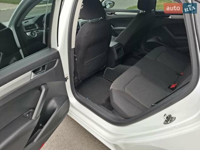 Белый Фольксваген Пассат, объемом двигателя 1.98 л и пробегом 134 тыс. км за 15500 $, фото 7 на Automoto.ua