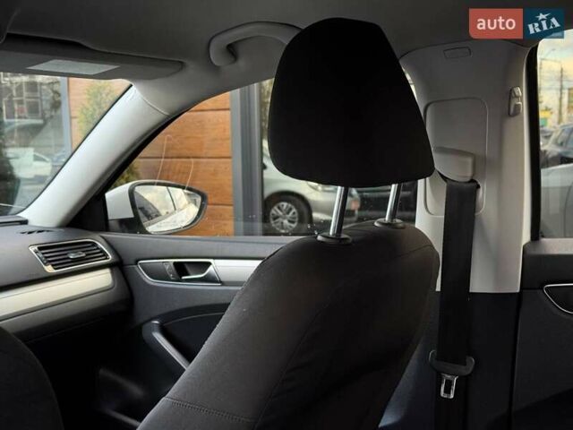 Белый Фольксваген Пассат, объемом двигателя 2 л и пробегом 90 тыс. км за 12800 $, фото 57 на Automoto.ua