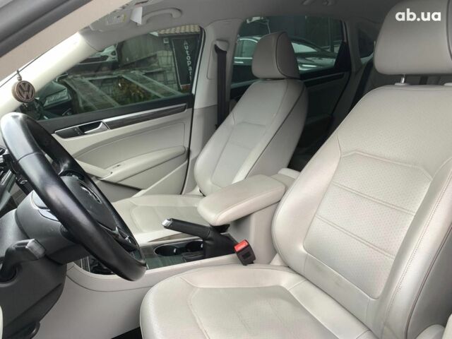 Білий Фольксваген Пассат, об'ємом двигуна 2 л та пробігом 152 тис. км за 16490 $, фото 24 на Automoto.ua