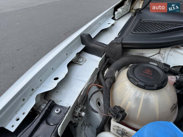 Фольксваген Пассат 2018 в Харькове на Automoto.ua Белый Фольксваген Пассат, объемом двигателя 2 л и пробегом 90 тыс. км за 17500 $, фото 12 на Automoto.ua