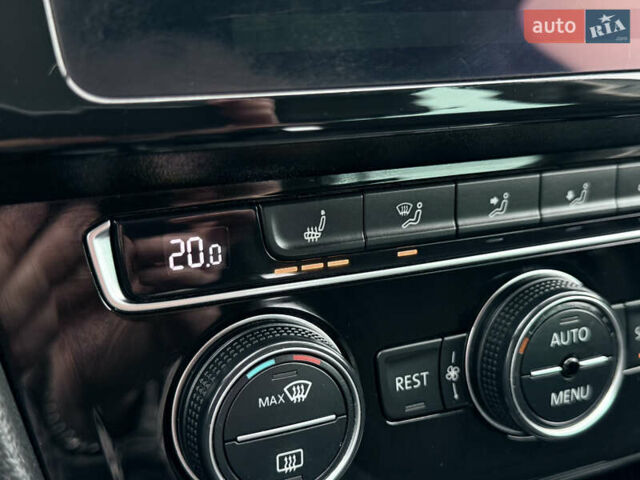 Белый Фольксваген Пассат, объемом двигателя 2 л и пробегом 198 тыс. км за 18950 $, фото 97 на Automoto.ua