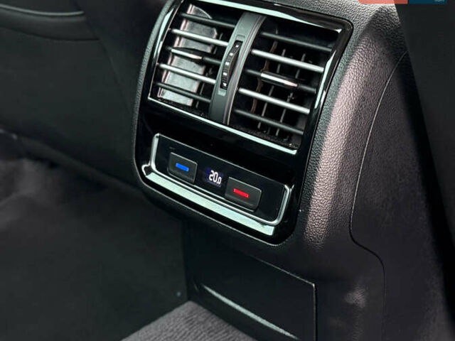 Белый Фольксваген Пассат, объемом двигателя 2 л и пробегом 198 тыс. км за 18950 $, фото 75 на Automoto.ua