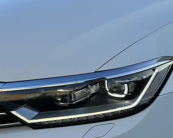 Білий Фольксваген Пассат, об'ємом двигуна 1.97 л та пробігом 208 тис. км за 22550 $, фото 37 на Automoto.ua