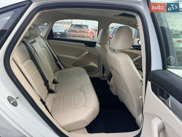 Белый Фольксваген Пассат, объемом двигателя 2 л и пробегом 214 тыс. км за 10800 $, фото 29 на Automoto.ua