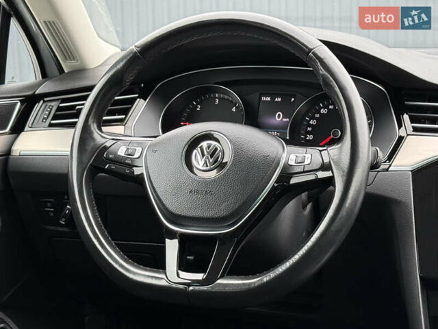 Белый Фольксваген Пассат, объемом двигателя 2 л и пробегом 198 тыс. км за 18950 $, фото 89 на Automoto.ua