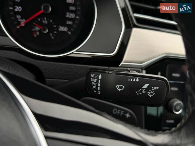 Белый Фольксваген Пассат, объемом двигателя 2 л и пробегом 198 тыс. км за 18950 $, фото 110 на Automoto.ua