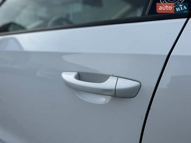 Белый Фольксваген Пассат, объемом двигателя 2 л и пробегом 214 тыс. км за 10800 $, фото 14 на Automoto.ua