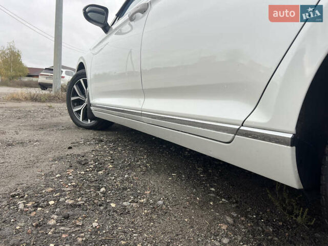 Белый Фольксваген Пассат, объемом двигателя 2 л и пробегом 120 тыс. км за 22000 $, фото 12 на Automoto.ua