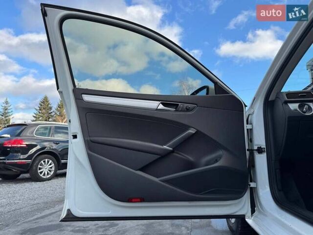 Белый Фольксваген Пассат, объемом двигателя 2 л и пробегом 90 тыс. км за 12800 $, фото 28 на Automoto.ua