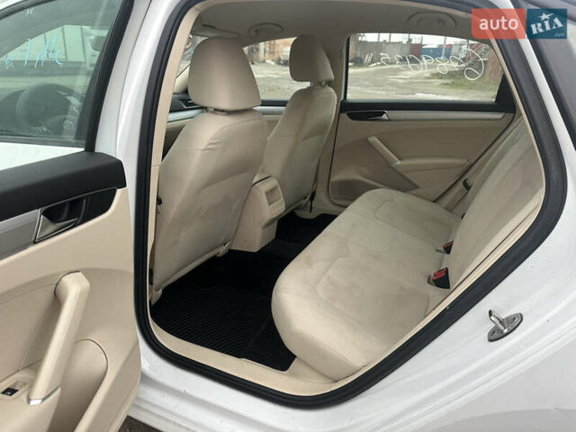 Білий Фольксваген Пассат, об'ємом двигуна 2 л та пробігом 147 тис. км за 8600 $, фото 12 на Automoto.ua