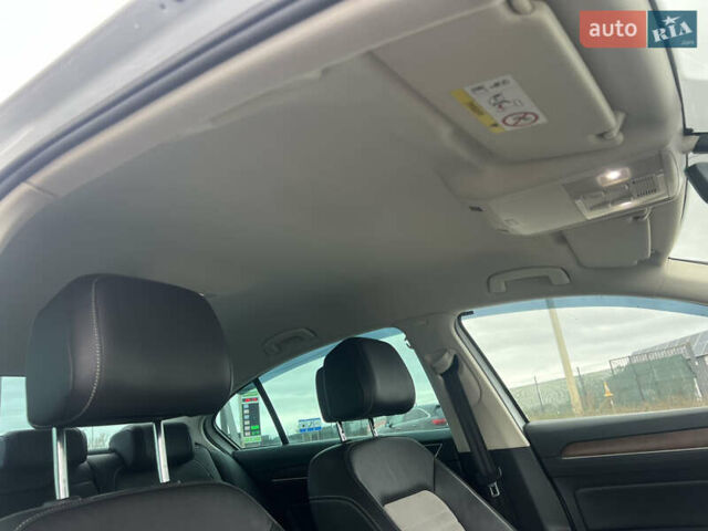 Белый Фольксваген Пассат, объемом двигателя 2 л и пробегом 120 тыс. км за 22000 $, фото 28 на Automoto.ua